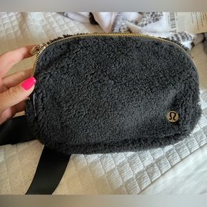 Everywhere Belt Bag in Black Fleece